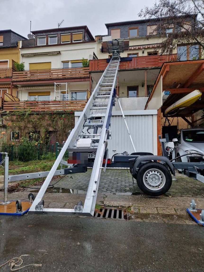 Furniture lift in action