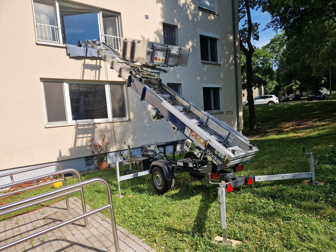 Furniture lift in action